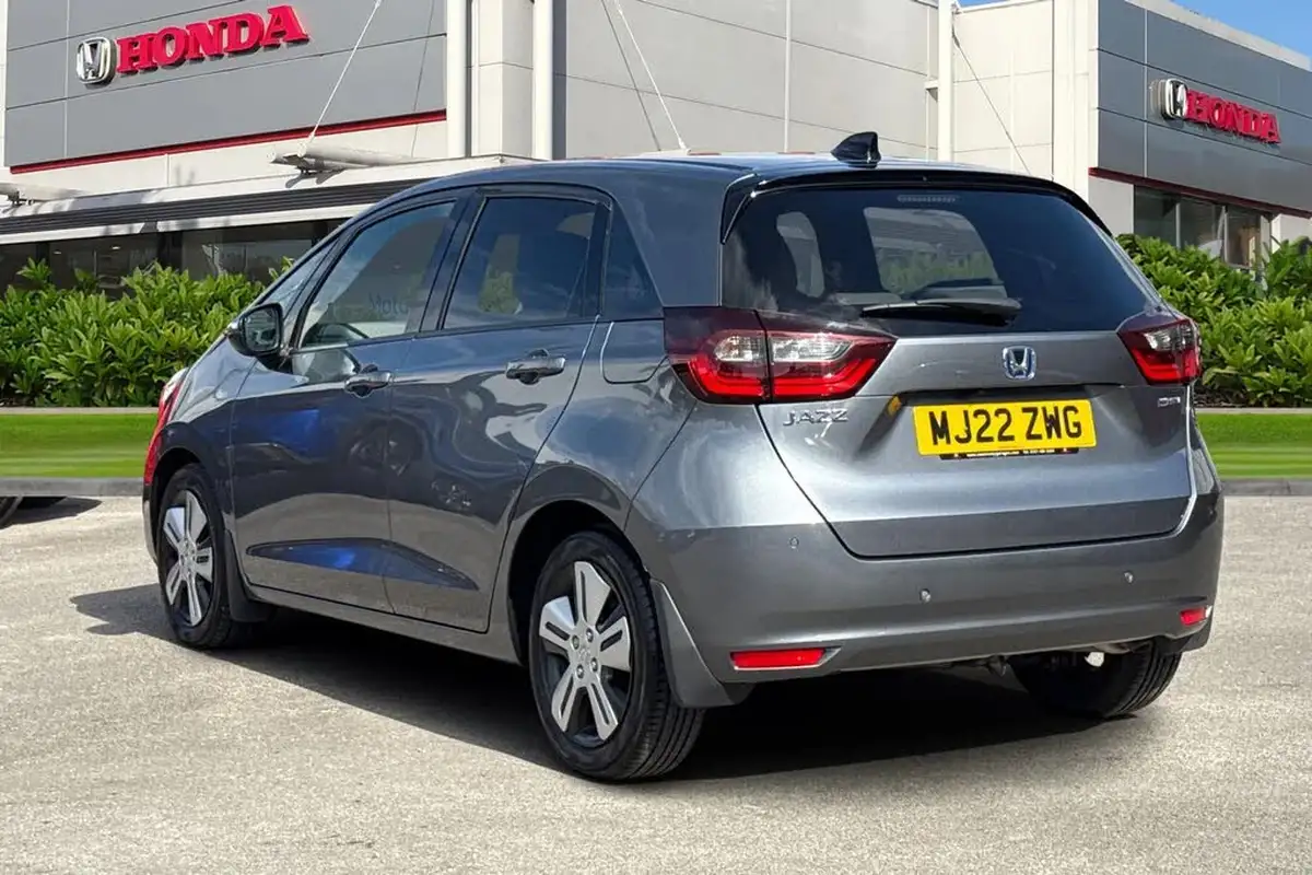 2022-honda-jazz-15-i-mmd-ex-107ps-big-2