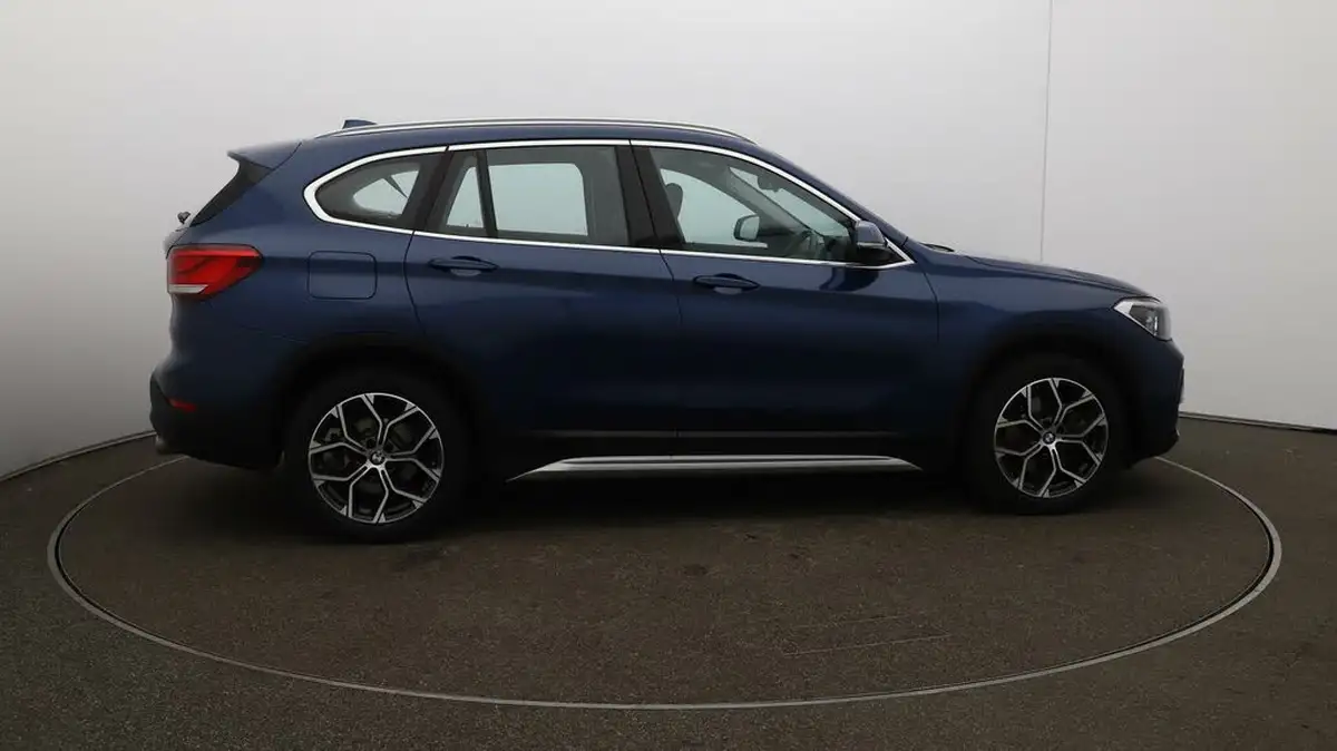 2021-bmw-x1-20-sdrive20i-xline-big-43