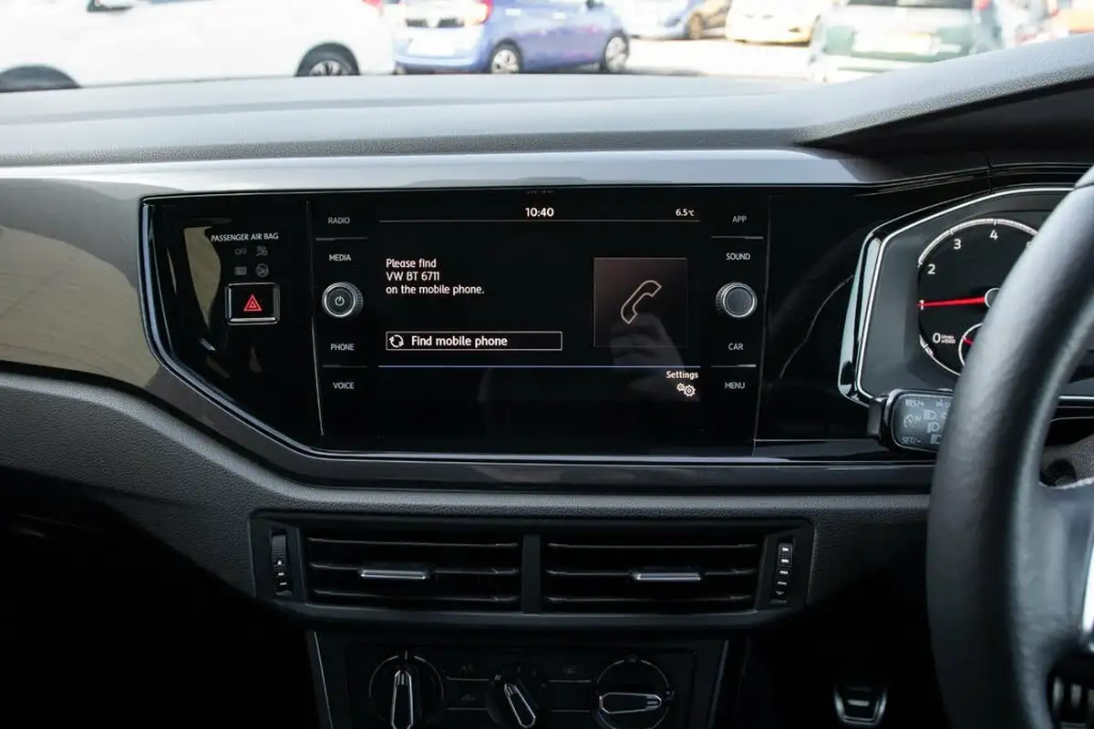 2019-volkswagen-polo-10-tsi-r-line-115ps-big-23