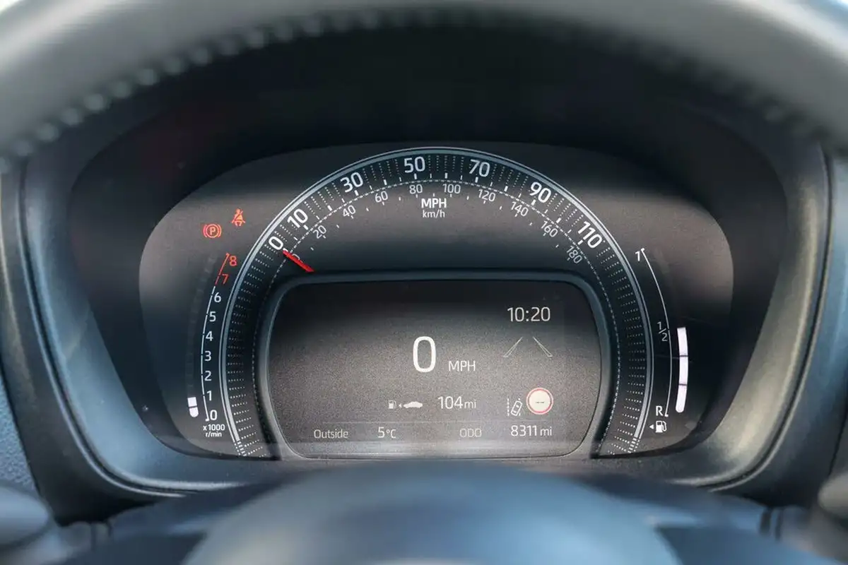 2022-toyota-aygo-x-10-vvt-i-exclusive-big-8