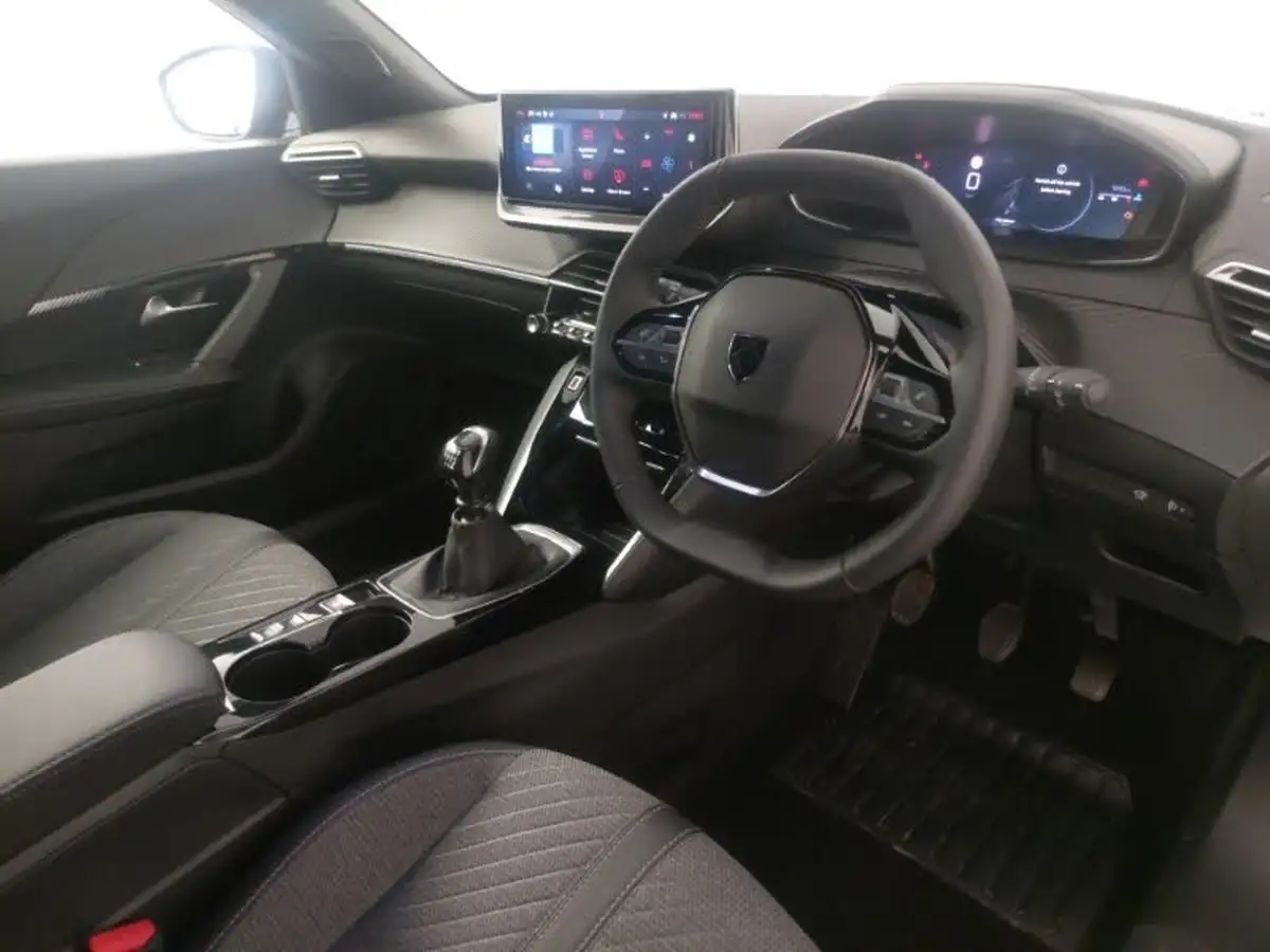 2024-peugeot-2008-suv-12-puretech-allure-130ps-big-10