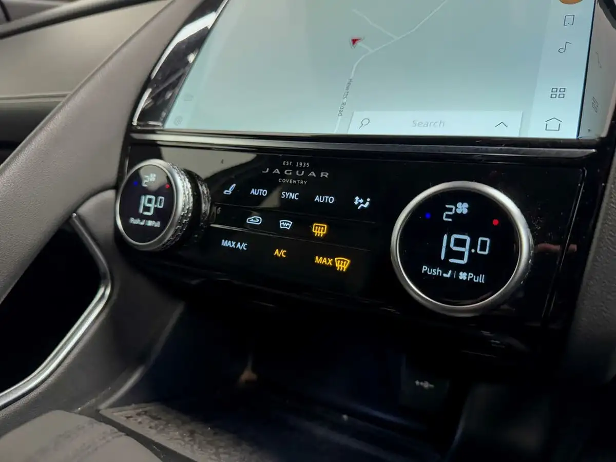 2021-jaguar-e-pace-15-p300e-r-dynamic-hse-big-38