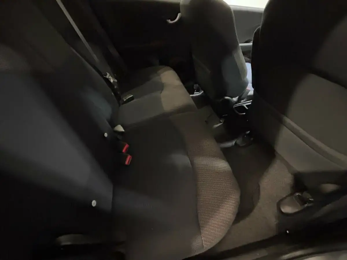 2013-honda-jazz-14-es-plus-big-12