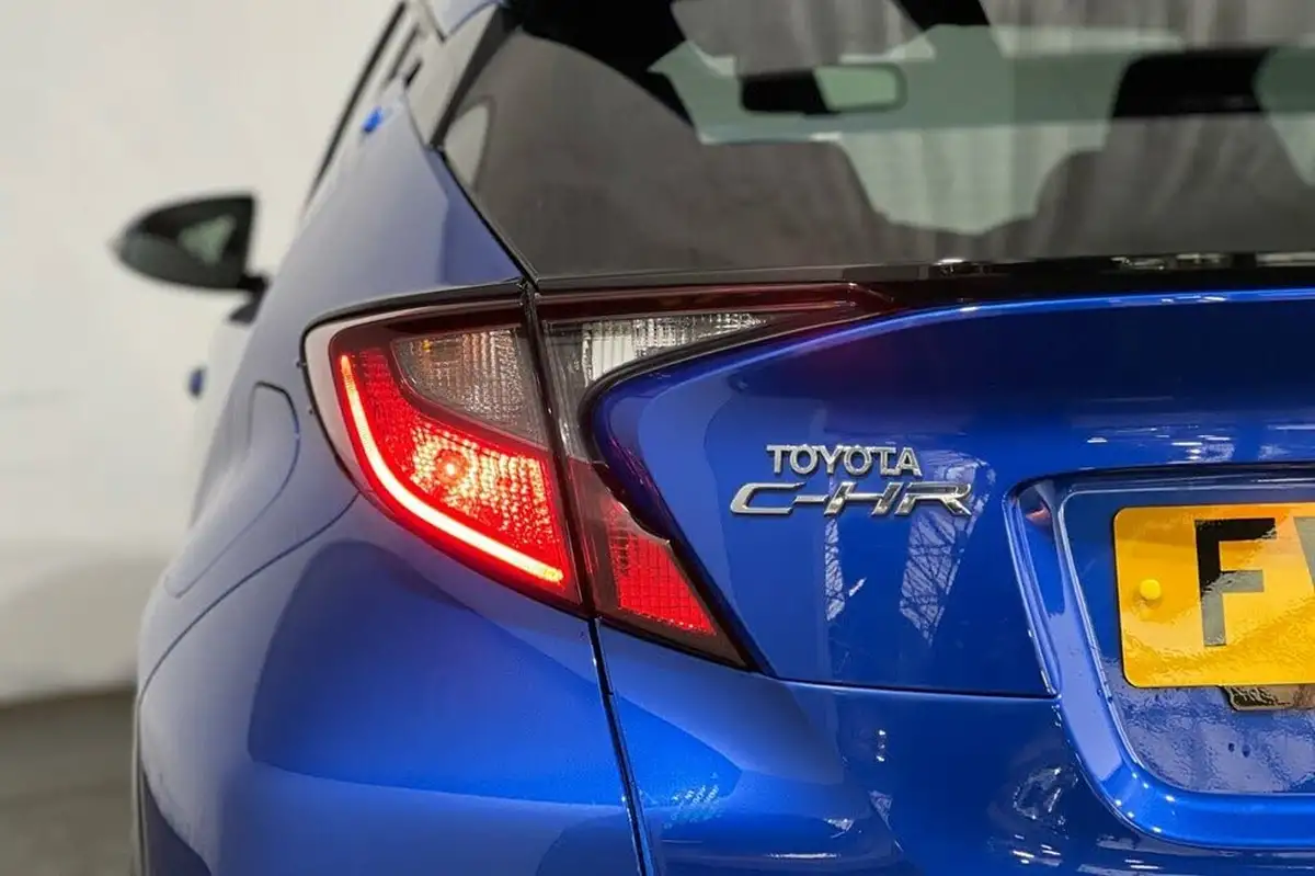 2021-toyota-c-hr-18-vvt-i-design-big-14