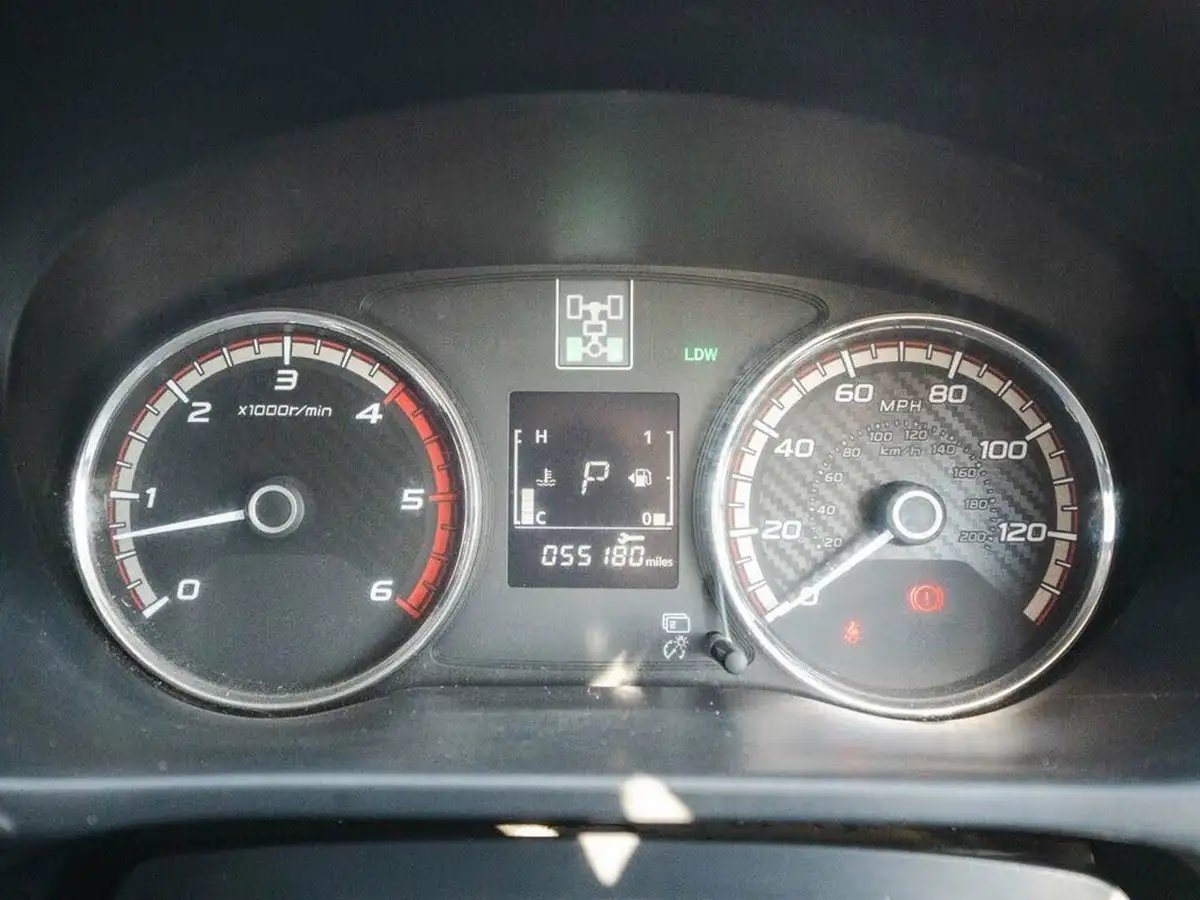 2019-mitsubishi-l200-24di-d-barbarian-eu6b-auto-big-15