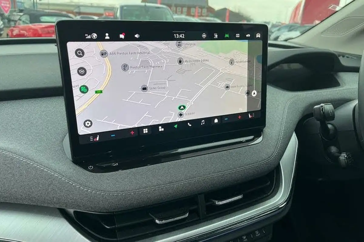 2024-skoda-enyaq-e-50-edition-big-17