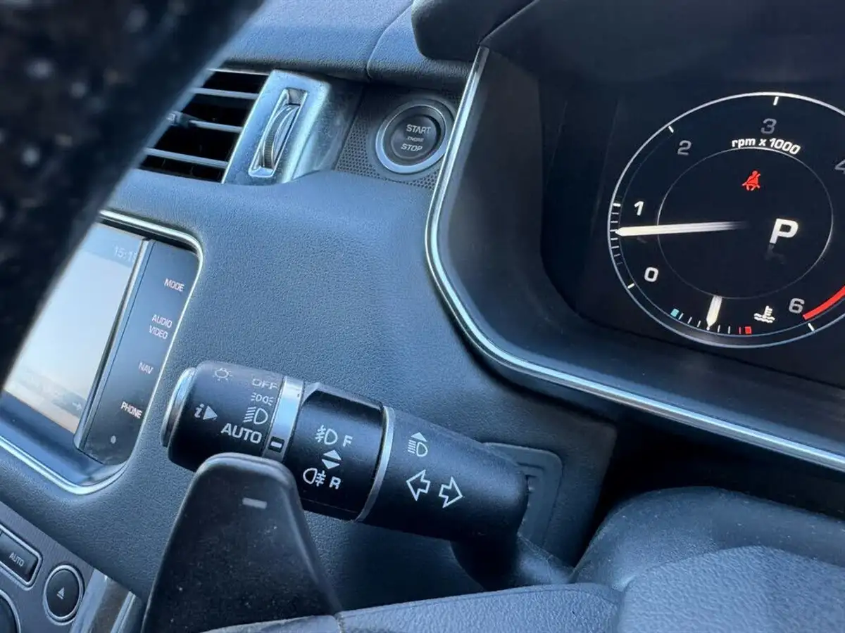 2014-land-rover-range-rover-sport-30-sd-v6-hse-big-28