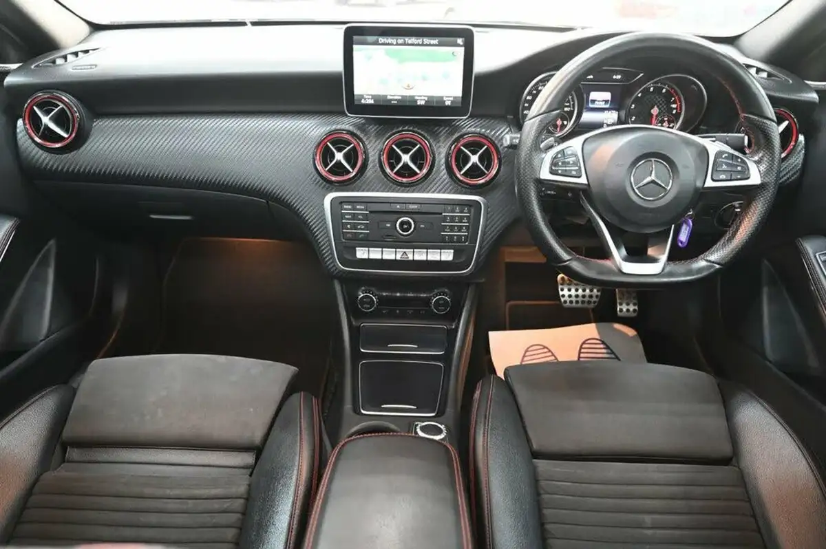 2016-mercedes-benz-a-class-20-a250-amg-premiumss-7g-dct-big-10