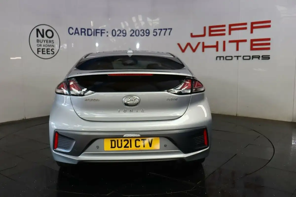 2021-hyundai-ioniq-16-gdi-premium-se-hybrid-big-3
