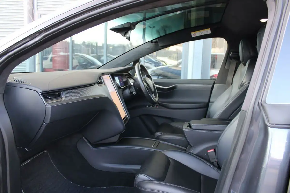 2020-tesla-model-x-e-ludicrous-performance-big-13