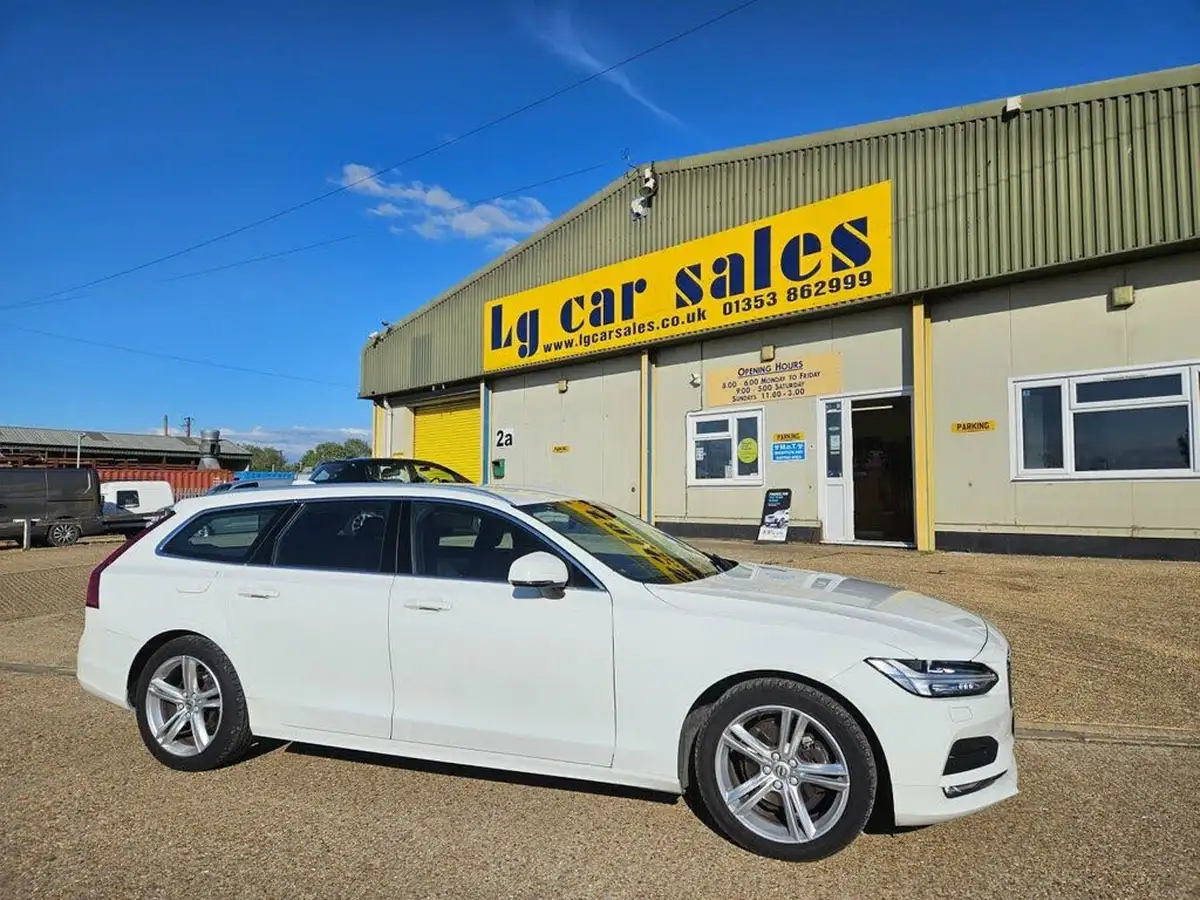 2019-volvo-v90-20td-d4-momentum-plus-big-0