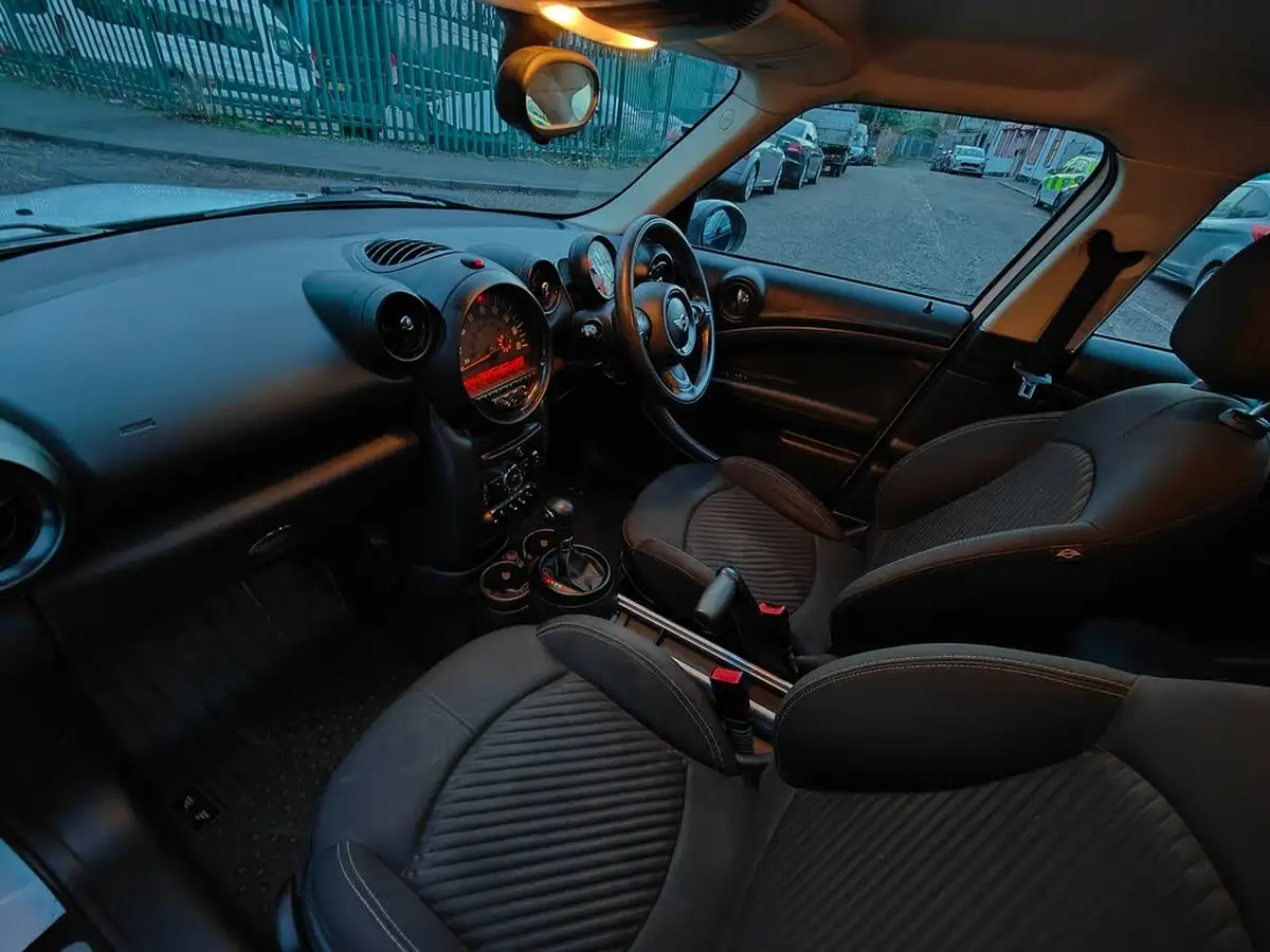 2015-mini-countryman-20td-cooper-sd-143bhp-chili-auto-big-8