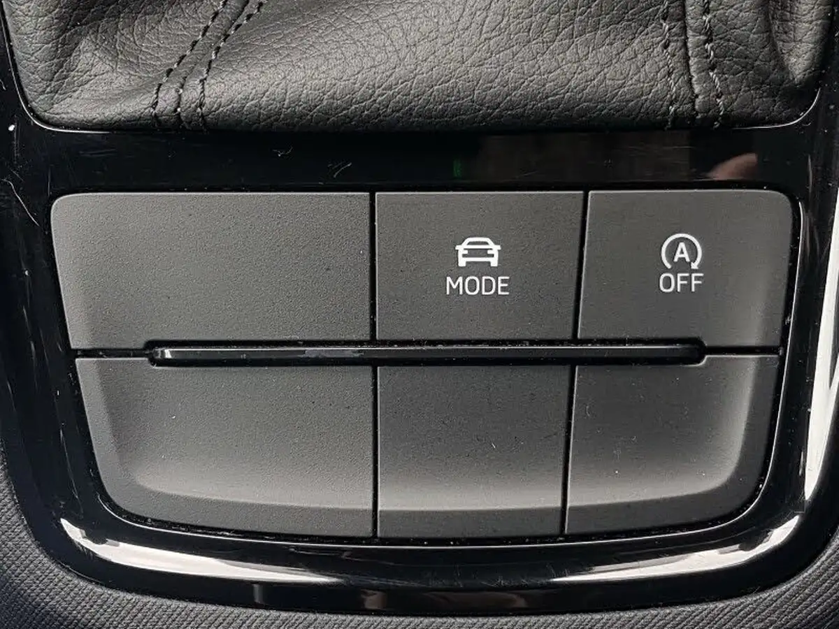 2024-skoda-kamiq-10-tsi-monte-carlo-116ps-dsg-big-15