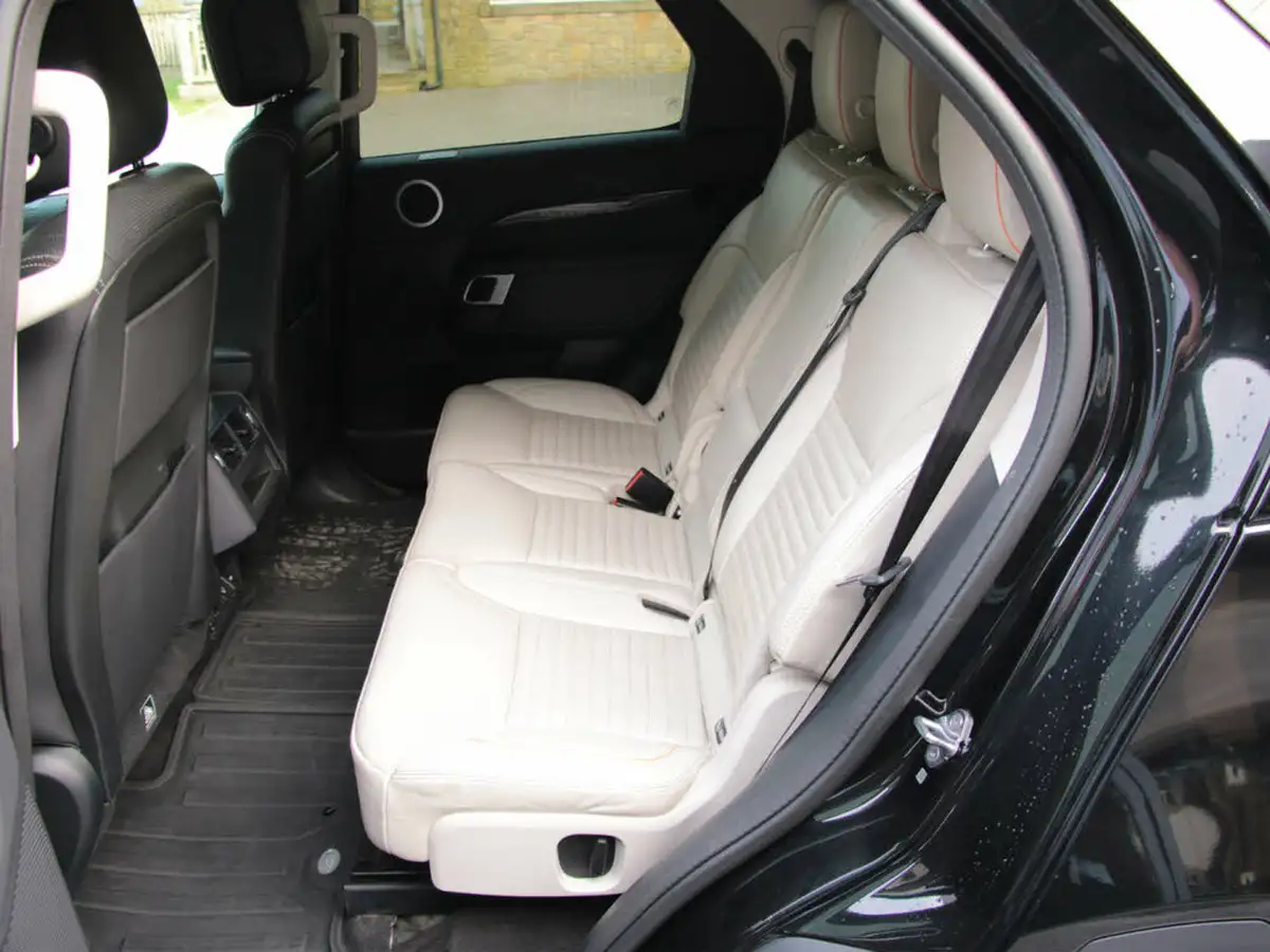 2021-land-rover-discovery-30-d300-commercial-se-big-66