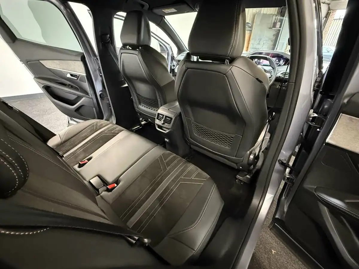 2021-peugeot-3008-suv-12-puretech-gt-eat8-big-32