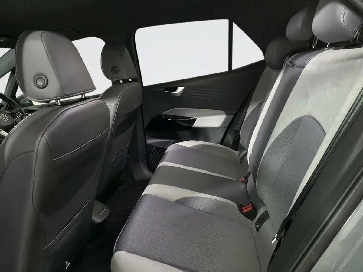 2020-volkswagen-id3-e-first-edition-big-11