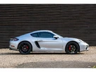 2016-porsche-cayman-718-20-small-32