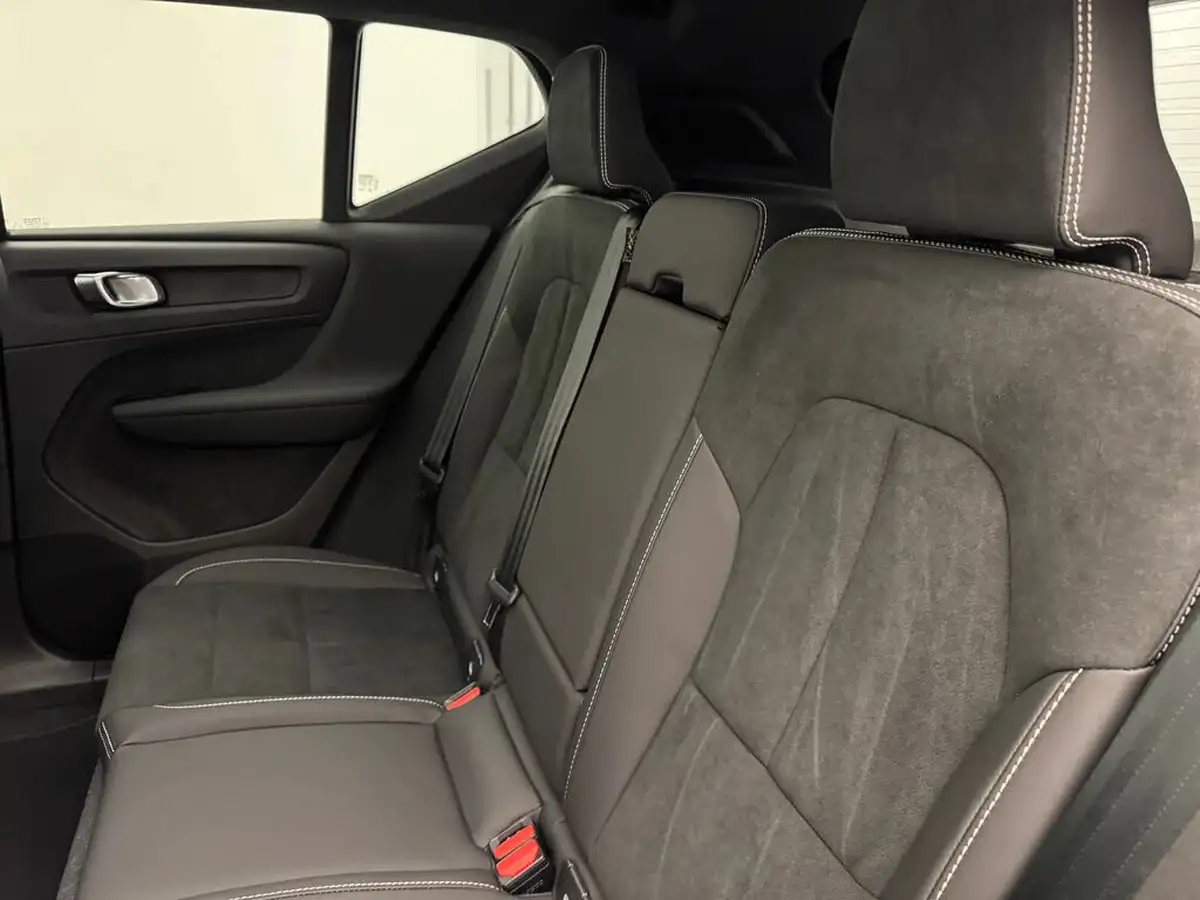 2024-volvo-xc40-20-b3-ultimate-big-10