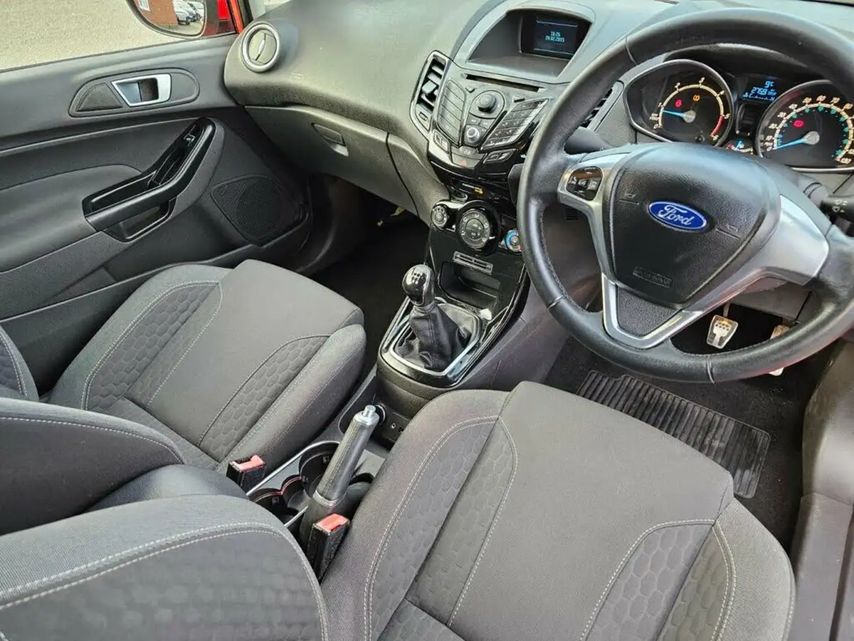 2015-ford-fiesta-16tdci-zetec-s-big-8