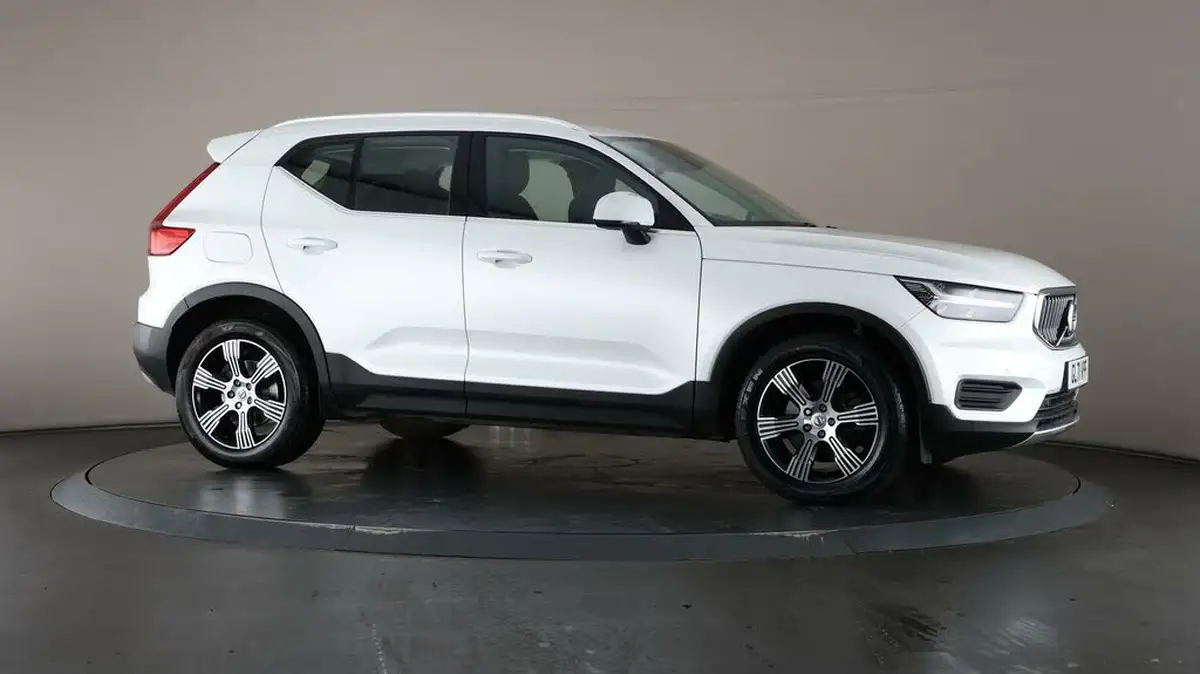 2022-volvo-xc40-20-b4-inscription-awd-big-48