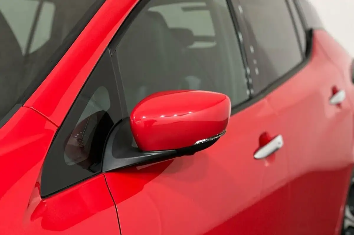 2019-nissan-leaf-e-e-tekna-big-10