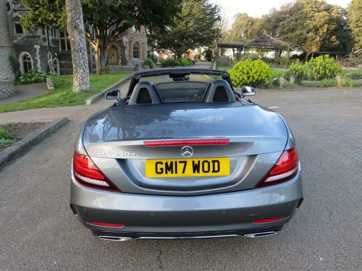 2017-mercedes-benz-slc-21d-slc250d-amg-line-big-6