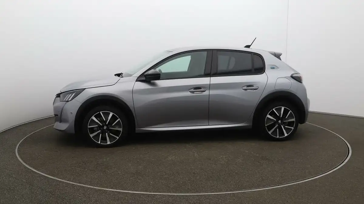 2022-peugeot-208-e-gt-136ps-50kwh-big-59