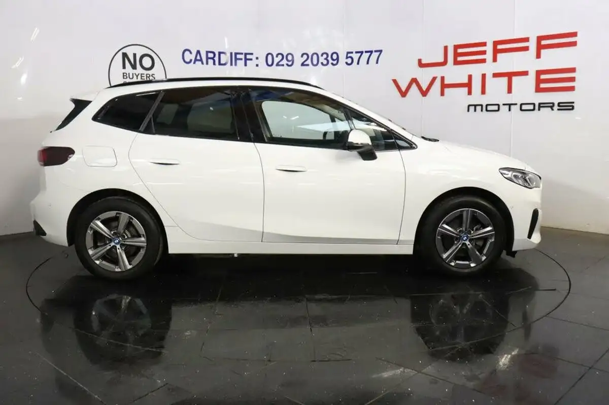 2023-bmw-2-series-15-225e-xdrive-sport-big-6