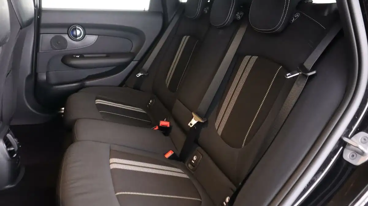 2020-mini-clubman-15-cooper-sport-big-15
