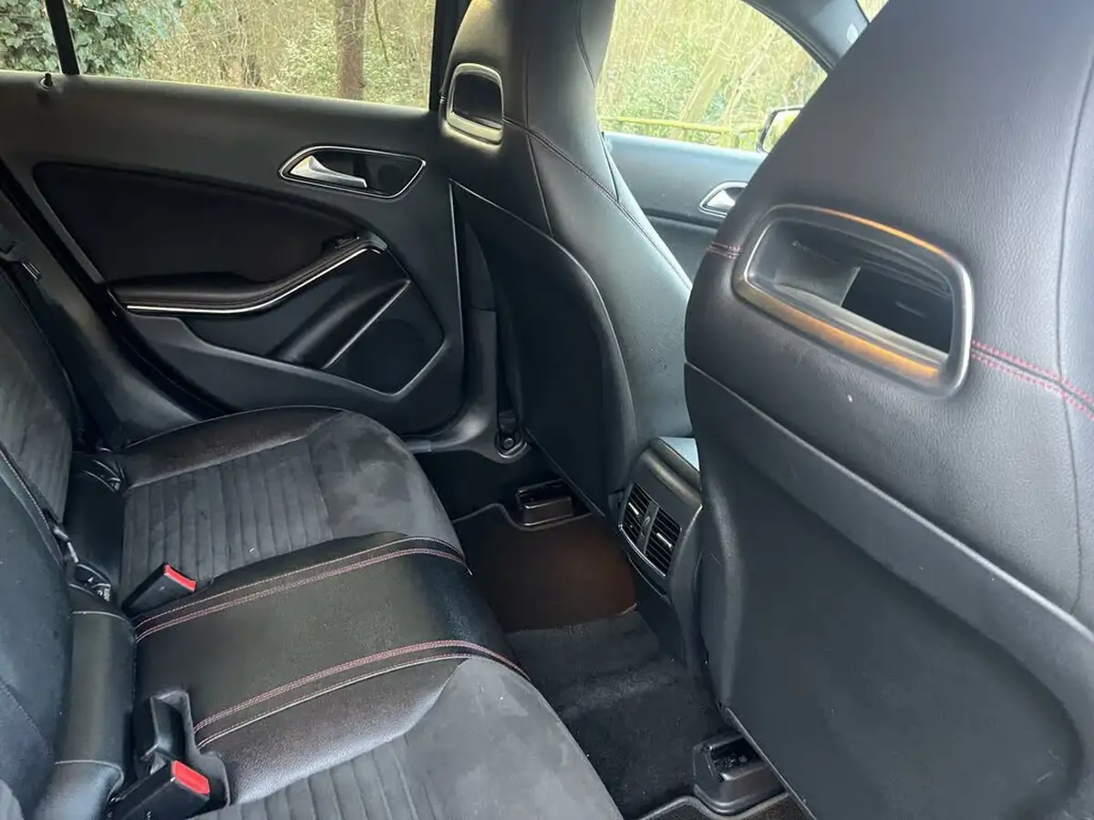 2017-mercedes-benz-a-class-21d-a200d-amg-line-ss-7g-dct-big-32