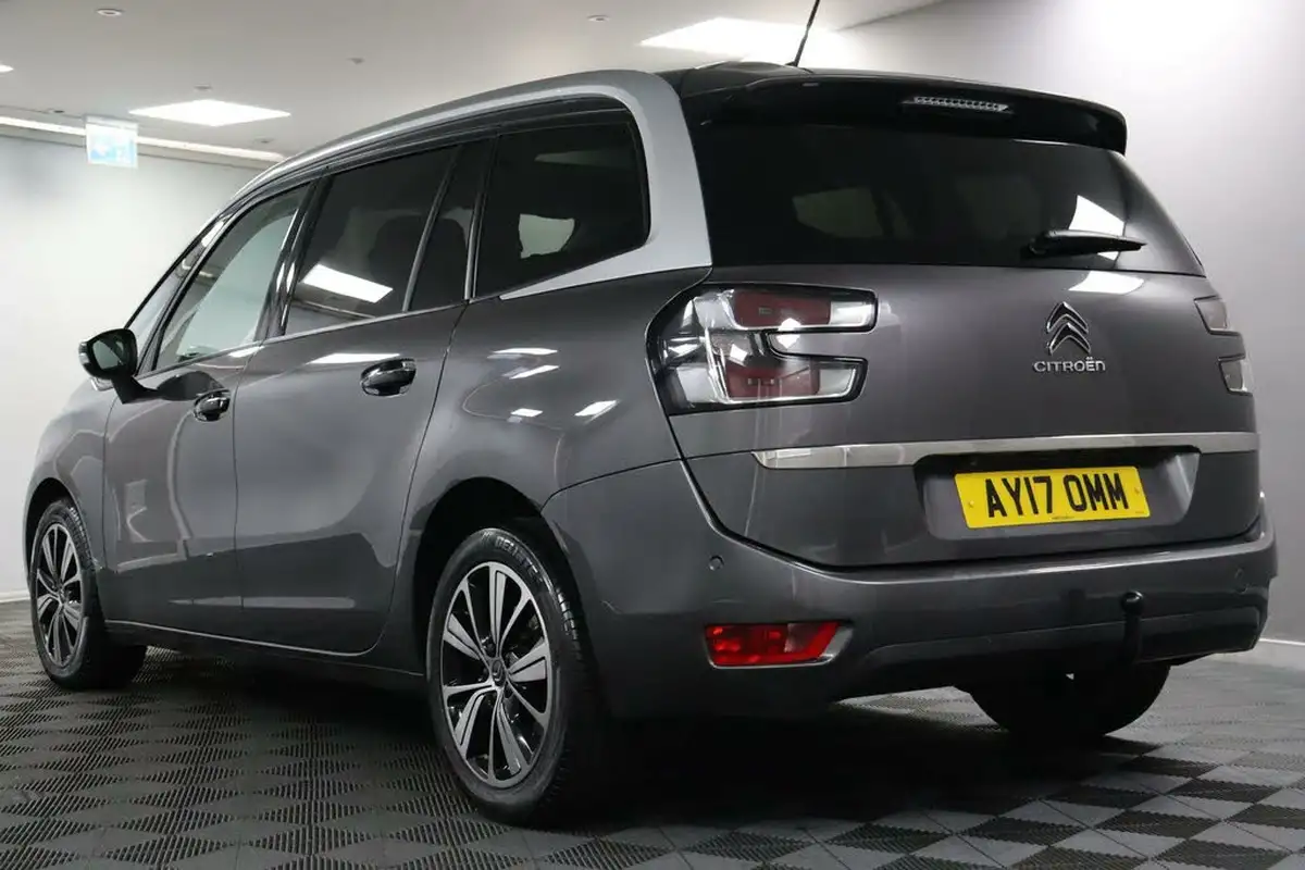 2017-citroen-grand-c4-picasso-16bluehdi-flair-eat6-big-21
