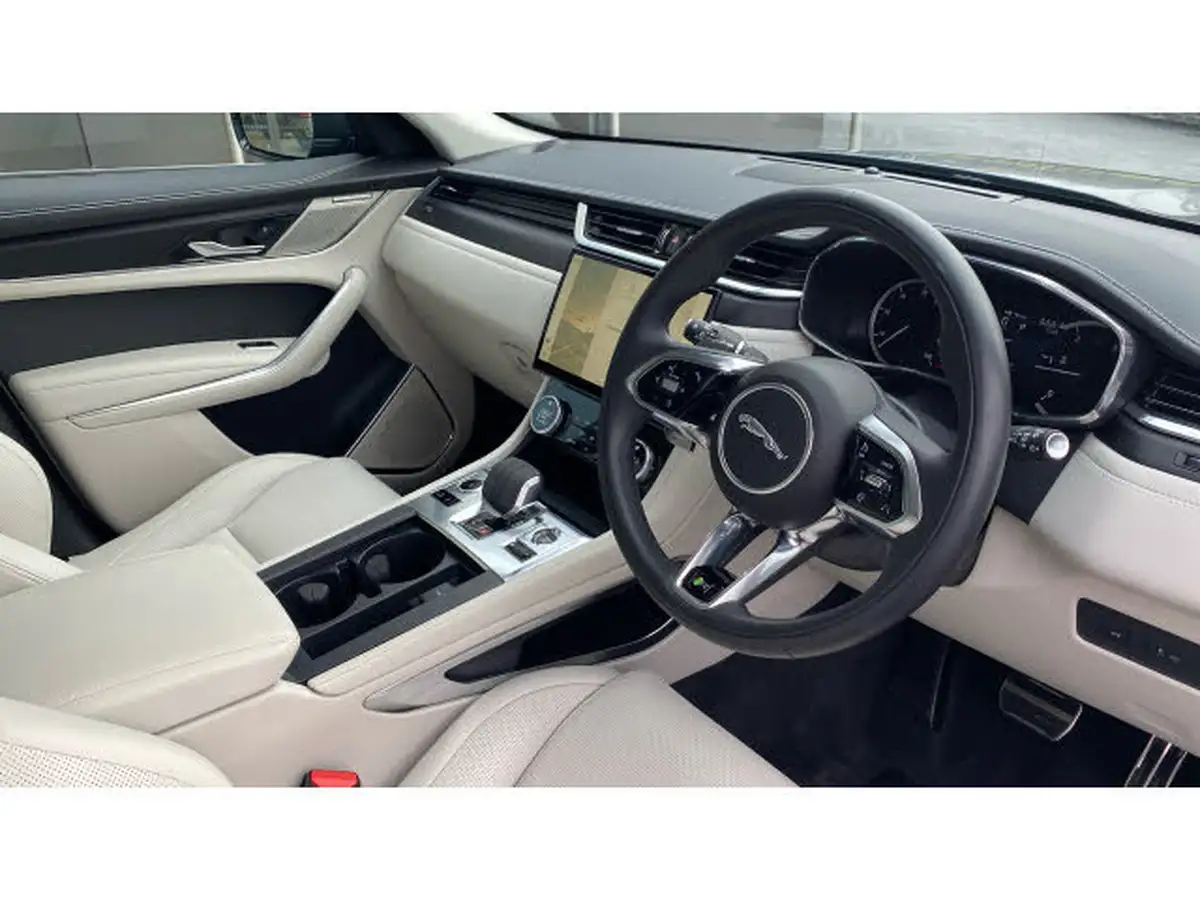 2022-jaguar-f-pace-20-d200-r-dynamic-hse-big-27