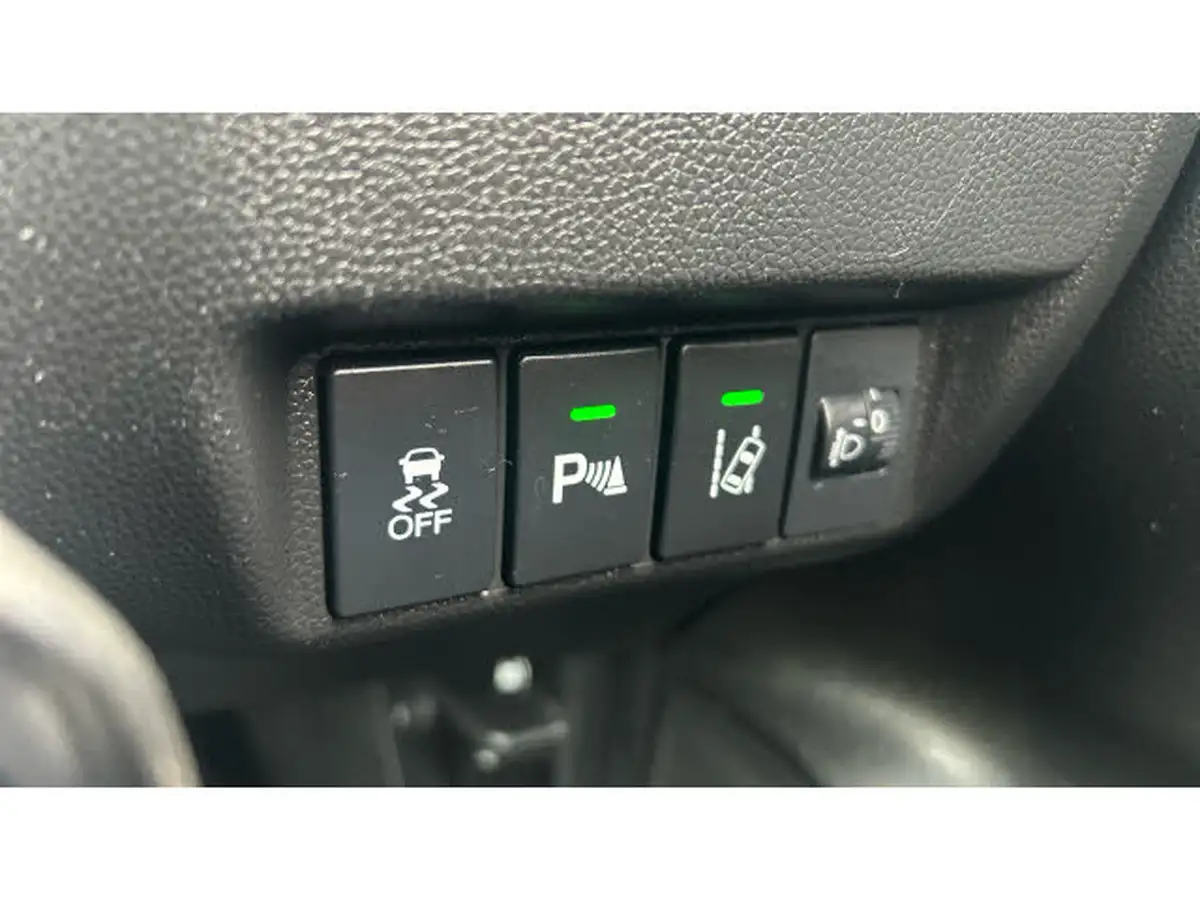 2018-honda-jazz-13-i-vtec-se-cvt-big-25