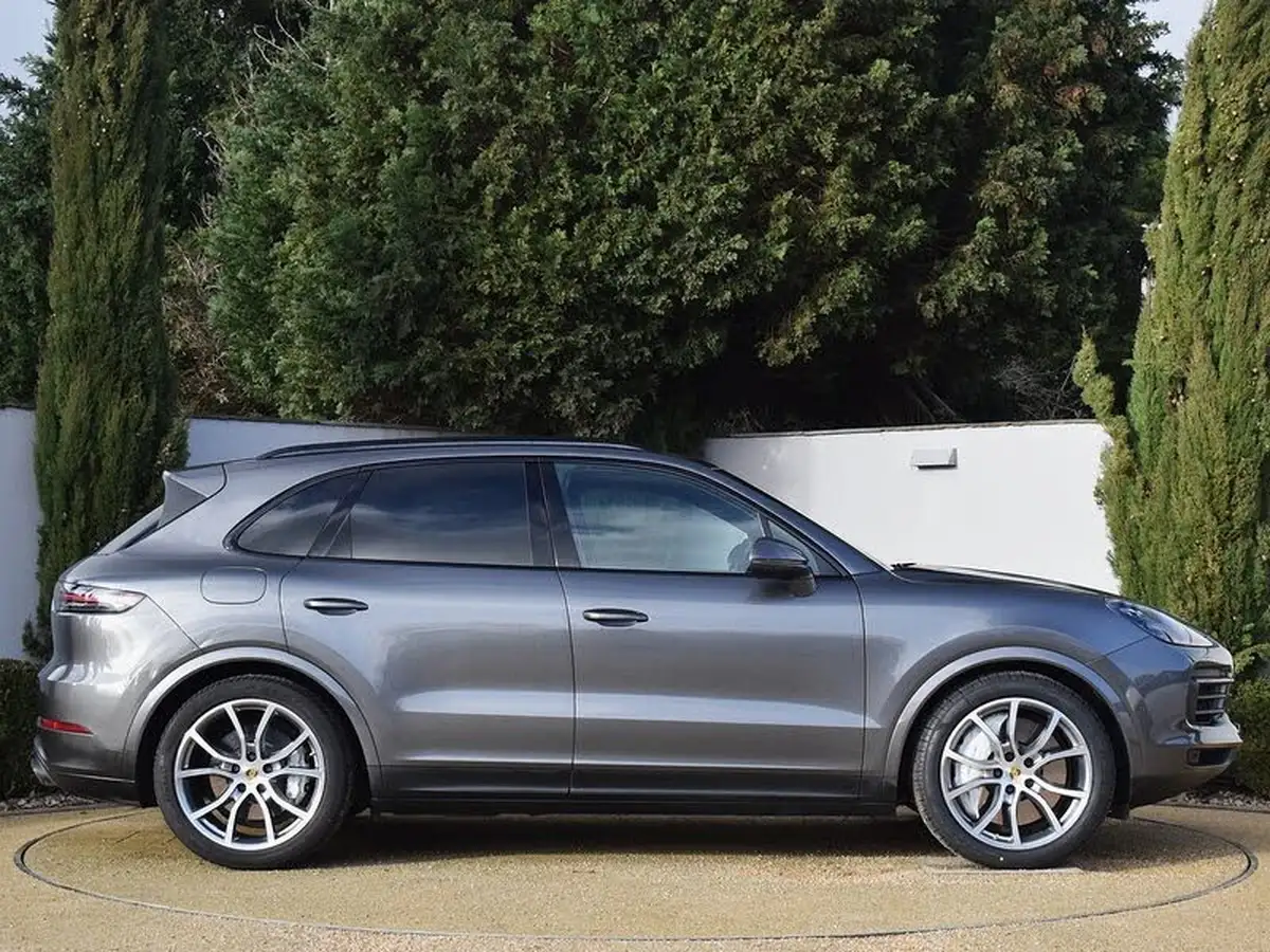 2019-porsche-cayenne-30-v6-station-wagon-big-4