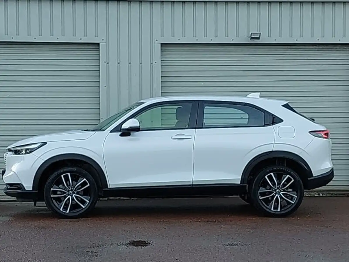 2023-honda-hr-v-15-i-mmd-elegance-big-3