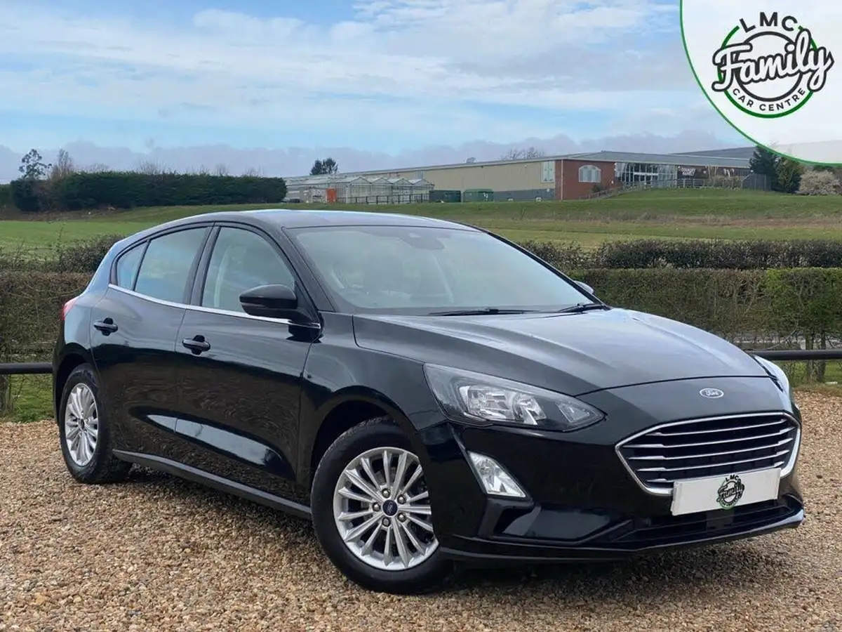 2019-ford-focus-10t-titanium-hatchback-big-0