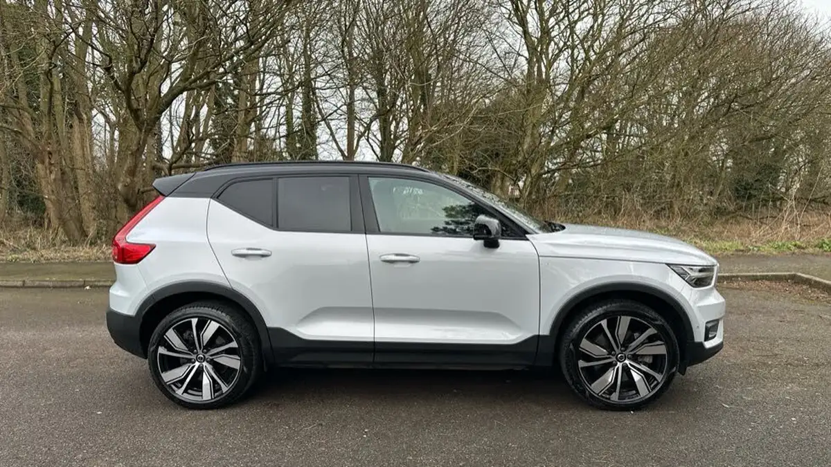 2022-volvo-xc40-e-recharge-pro-big-36