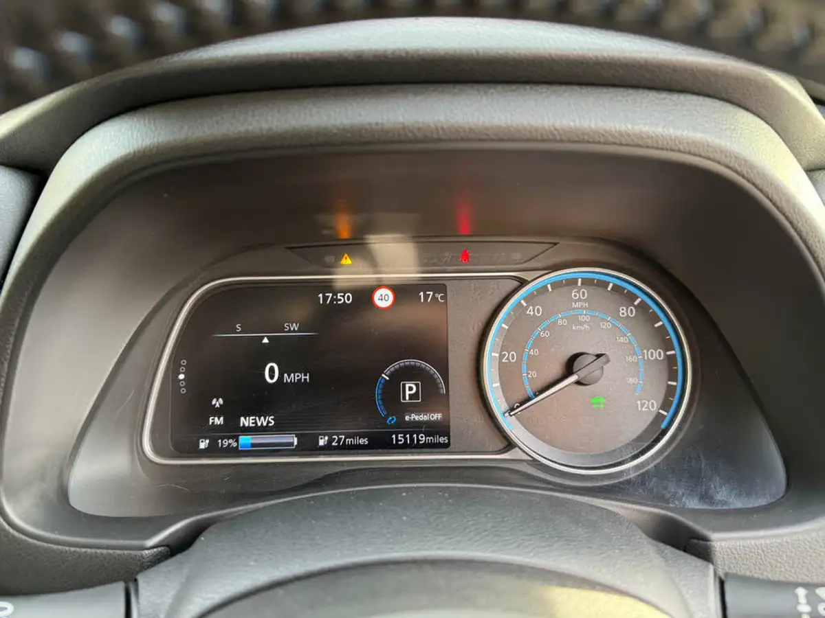 2020-nissan-leaf-e-n-connecta-big-22
