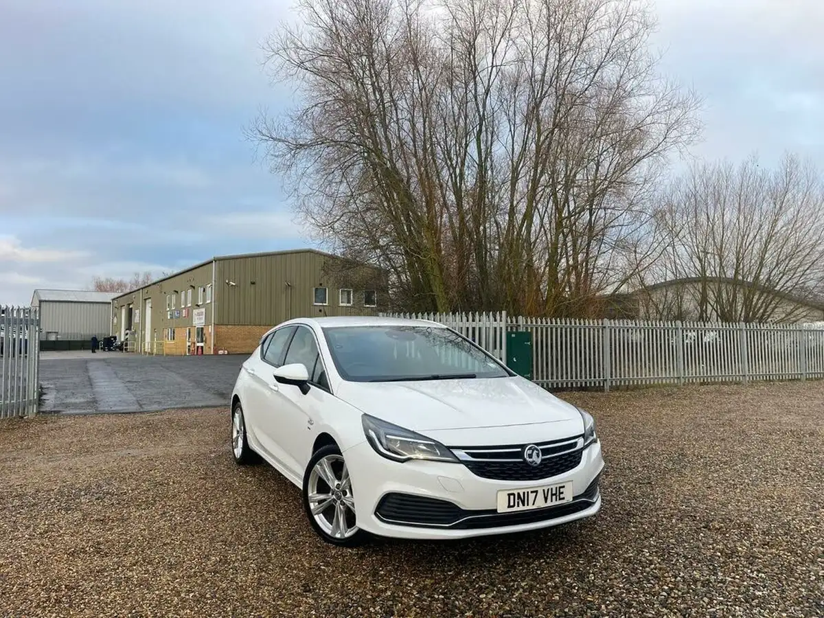 2017-vauxhall-astra-14i-16v-turbo-sri-vx-line-big-0