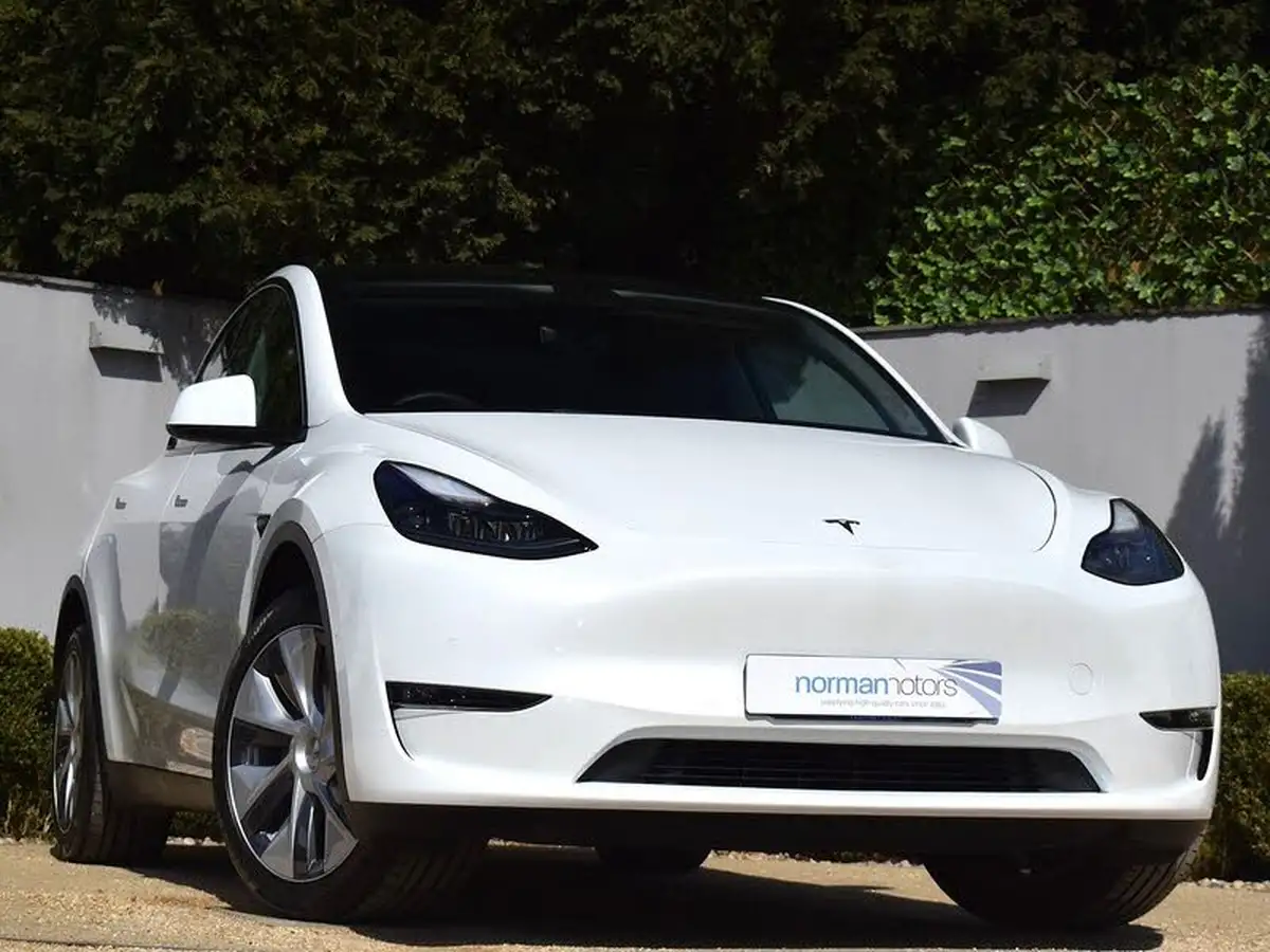 2022-tesla-model-y-e-long-range-big-4