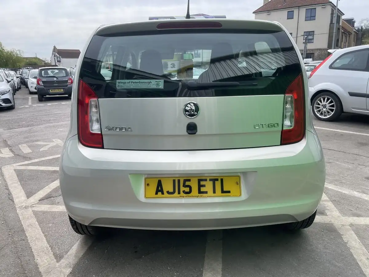 2015-skoda-citigo-10-elegance-60ps-greentech-5d-big-6