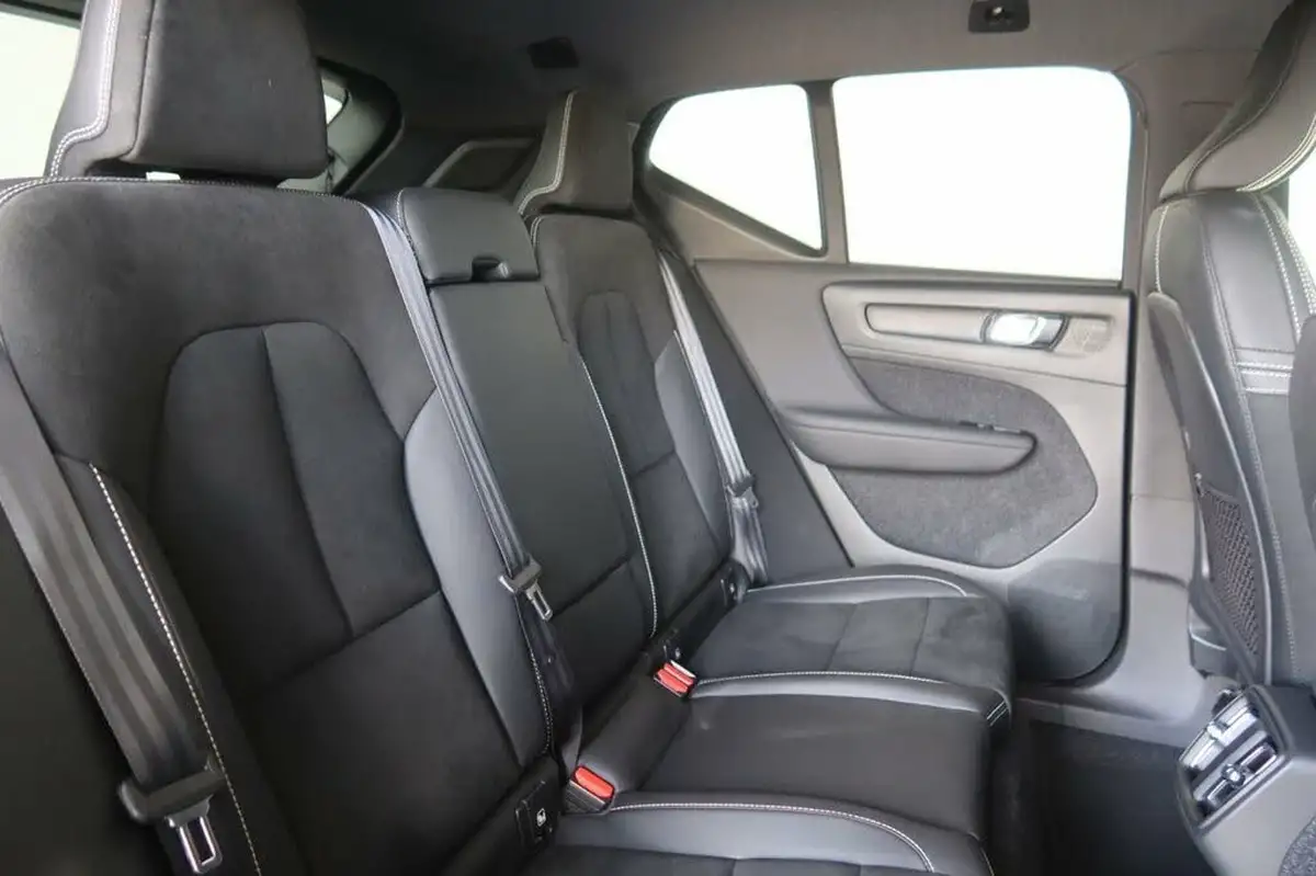 2021-volvo-xc40-20-b4-r-design-194bhp-auto-big-11