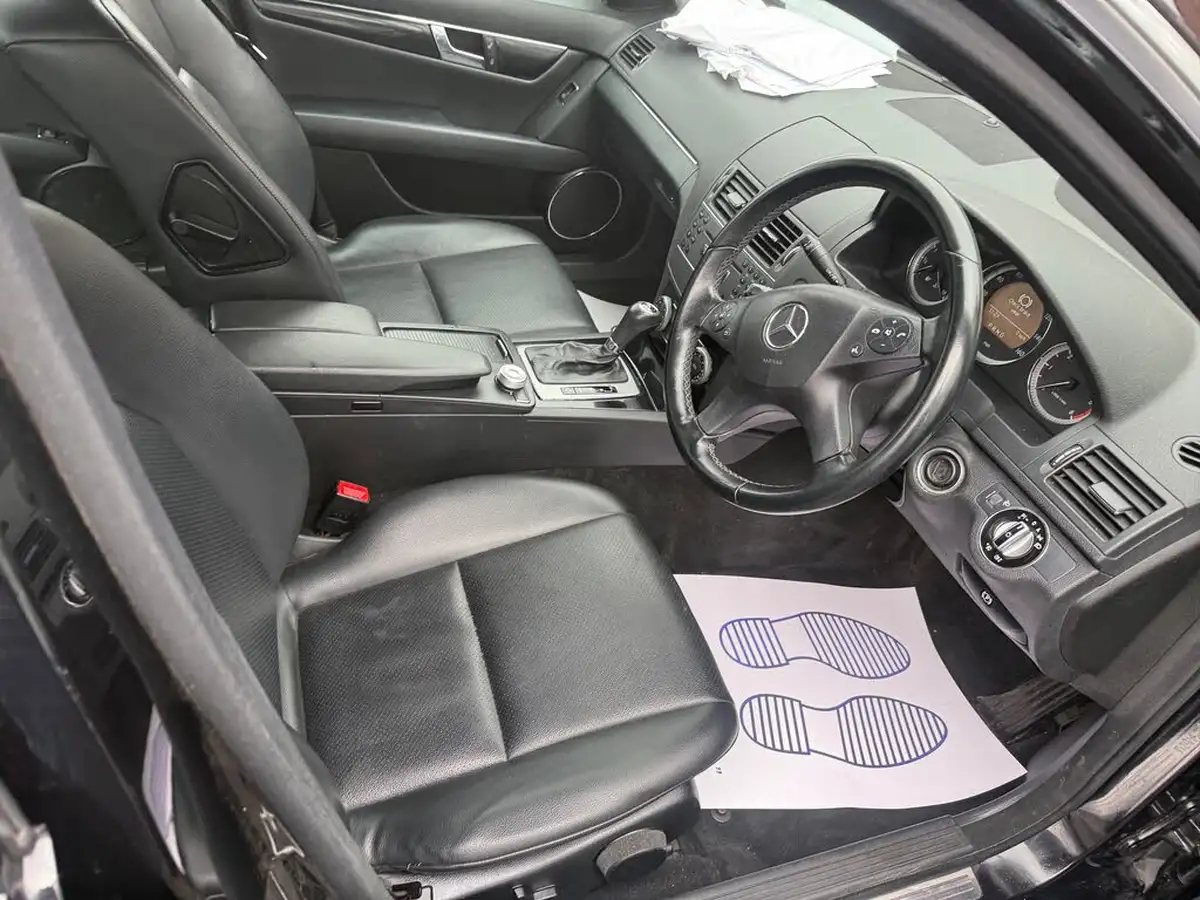 2010-mercedes-benz-c-class-21td-c200-cdi-executive-se-21cdi-saloon-4d-auto-big-5