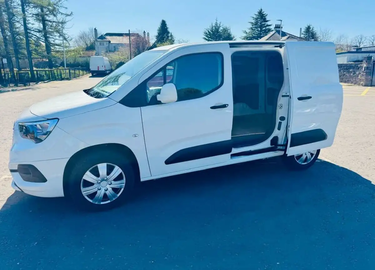 2021-vauxhall-combo-15cdti-sportive-2300-100pseu6dt-l1h1-panel-big-8