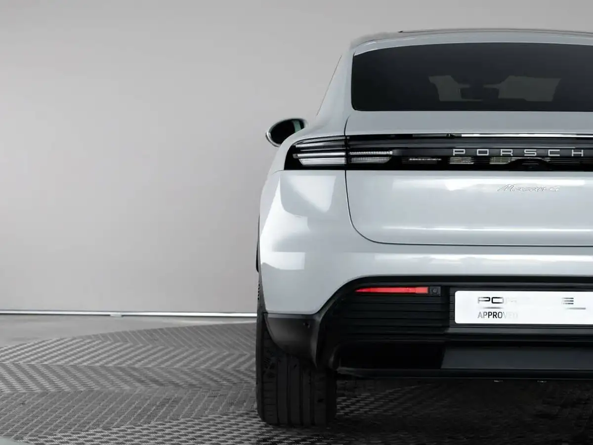 2024-porsche-macan-e-4-electric-big-11