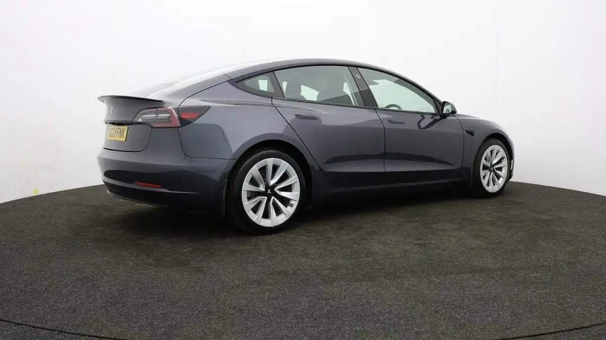 2021-tesla-model-3-e-long-range-4x4-big-27