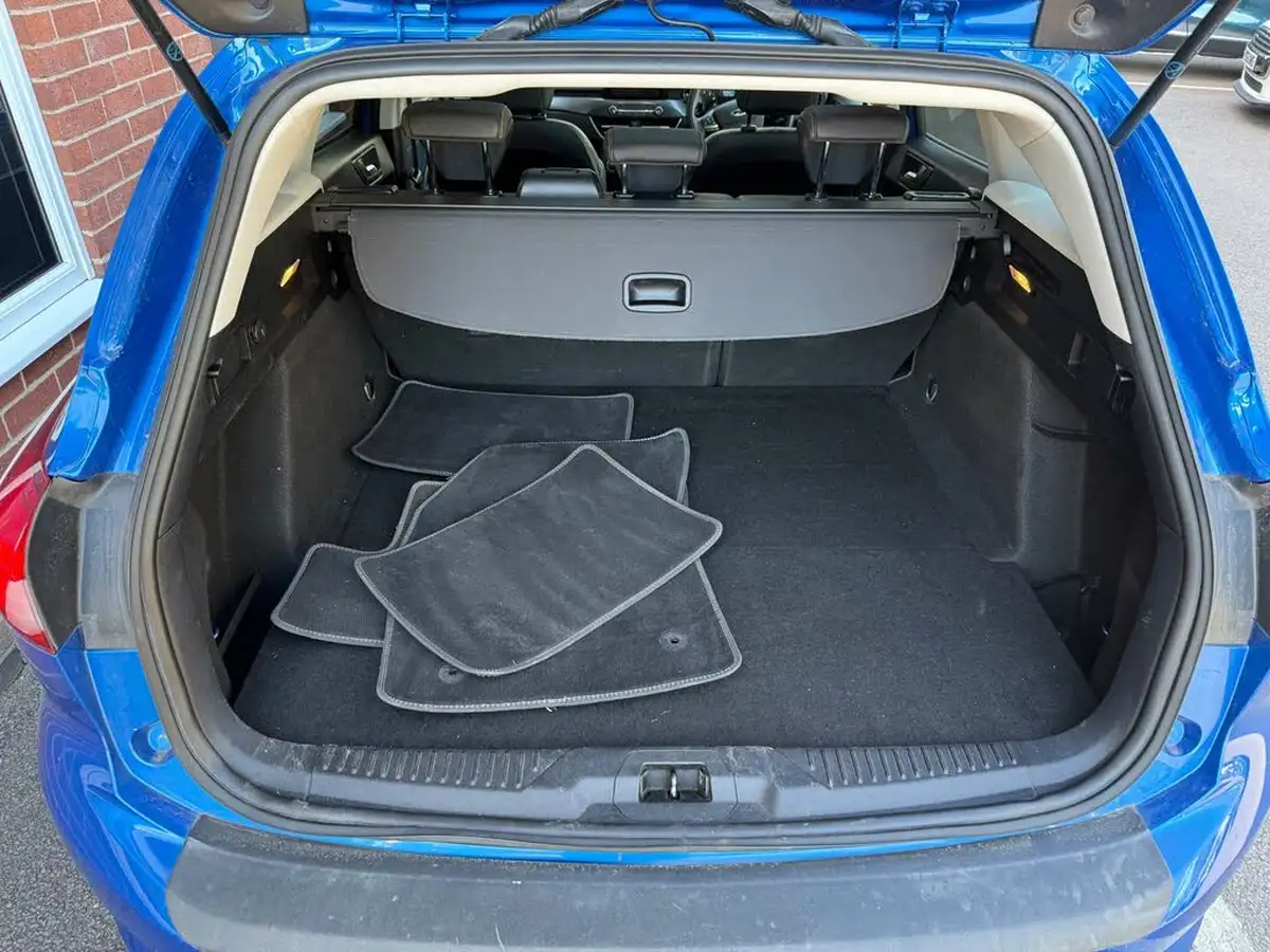 2020-ford-focus-10t-titanium-x-edition-125ps-hybrid-mhev-estate-big-9