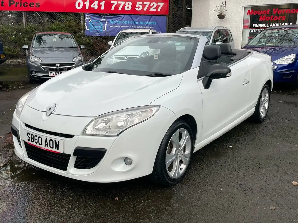 2010-renault-megane-19td-dynamique-tom-tom-19dci-130-coupe-convertible-2d-big-1