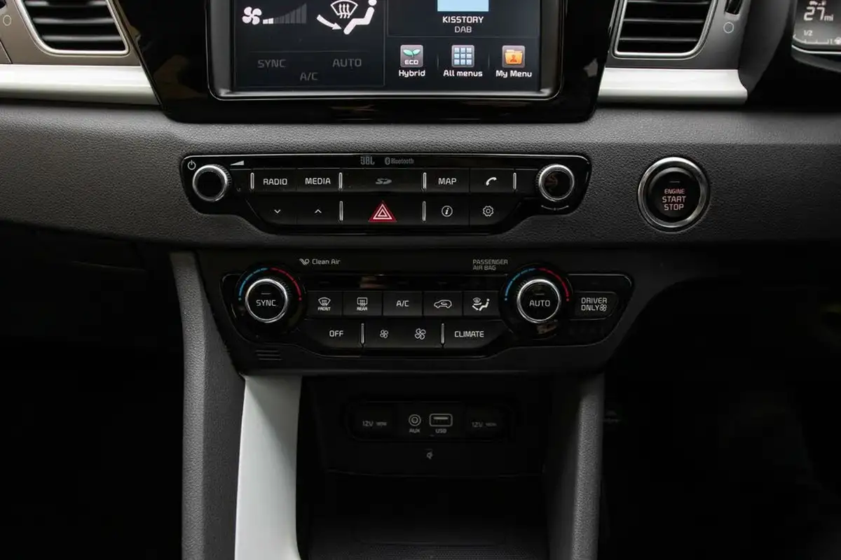 2017-kia-niro-16-gdi-first-edition-big-34