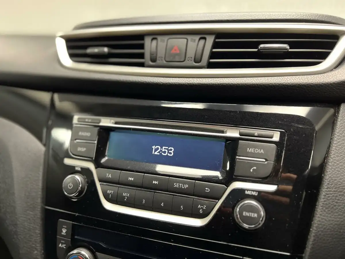 2014-nissan-qashqai-15dci-acenta-big-12